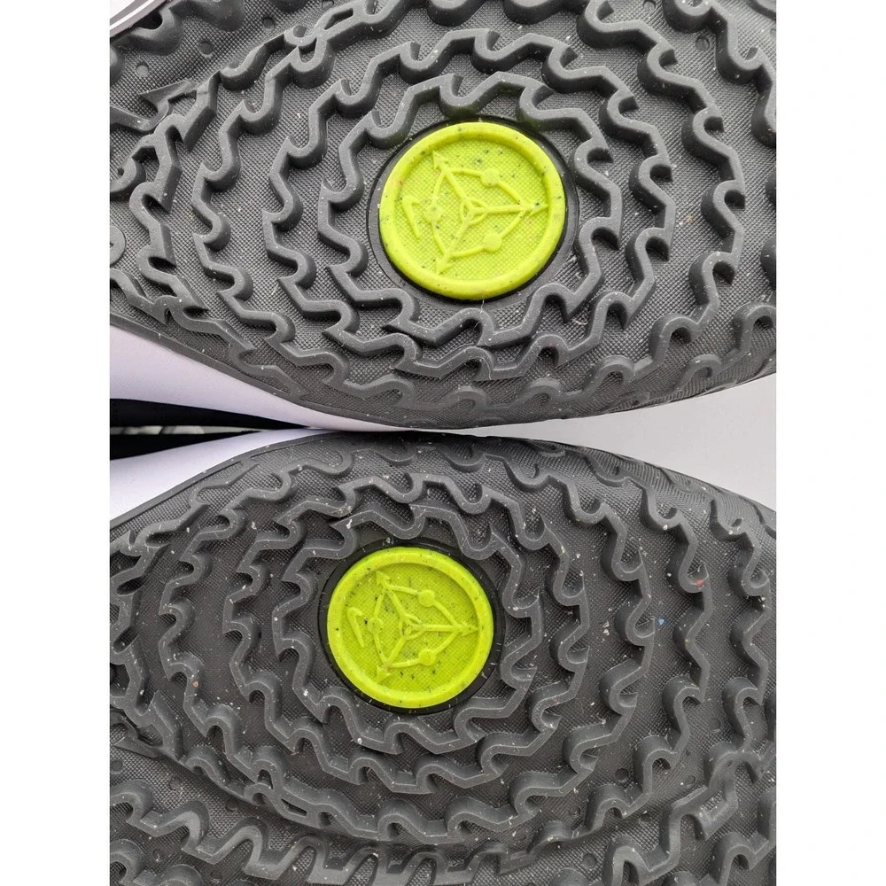 Nike Air Zoom‎ Crossover 2 Black Volt 5.5Y Kids Youth Basketball Shoe